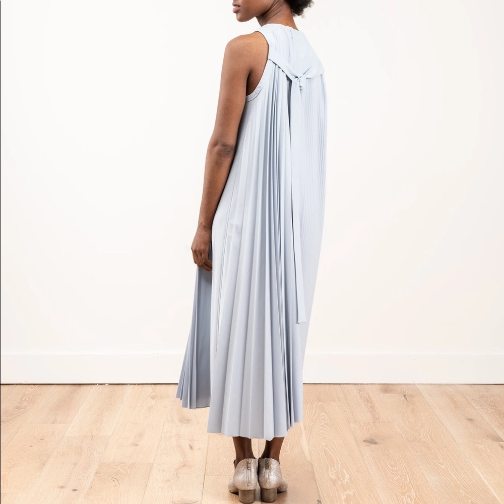 NWT Tibi Edith Pleated Sleeveless Dress, Pebble Gray, size 4 - Picture 3 of 6